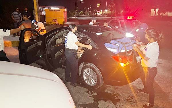 Mujer herida en choque de troca
