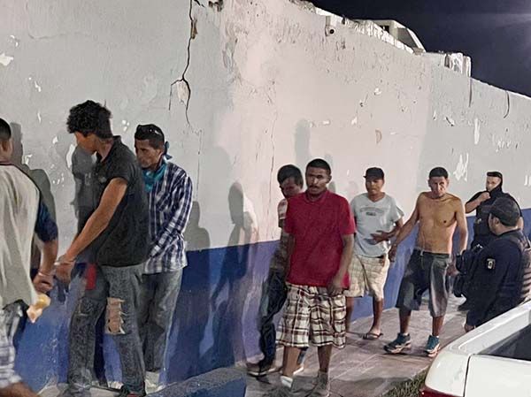 Encierran a siete en operativo policiaco