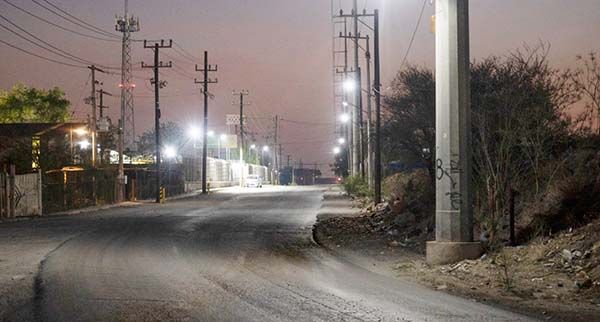 Iluminan en Frontera la Avenida Industrial