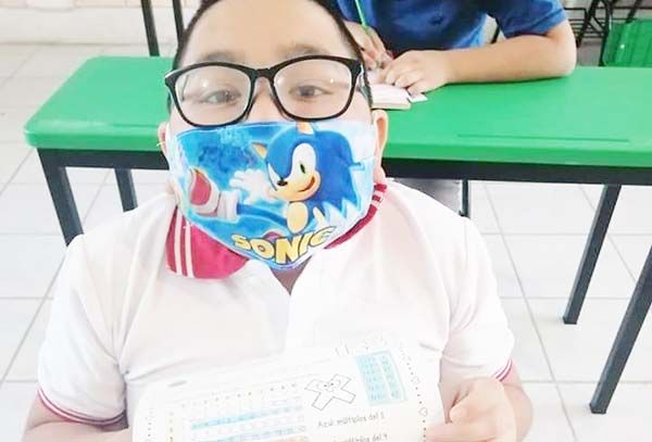 Regresan a niños a clases en línea
