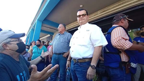 Demandan vecinos suministro de agua