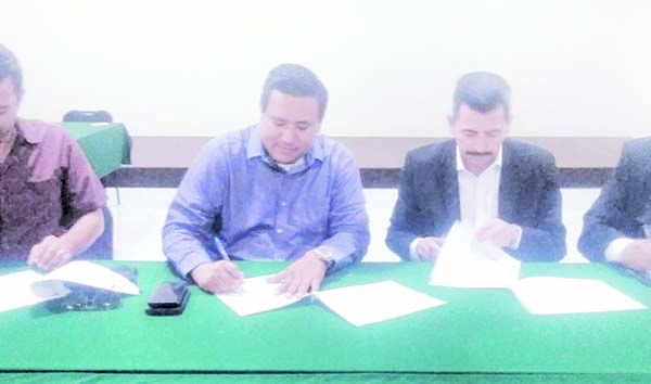 Orientan a comerciantes sobre ahorro de energía