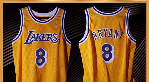Dorsal de novato de Kobe Bryant con los Lakers se vende por $2.7 millones