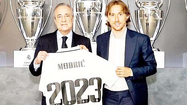 Renueva Modric un año más con el Real Madrid