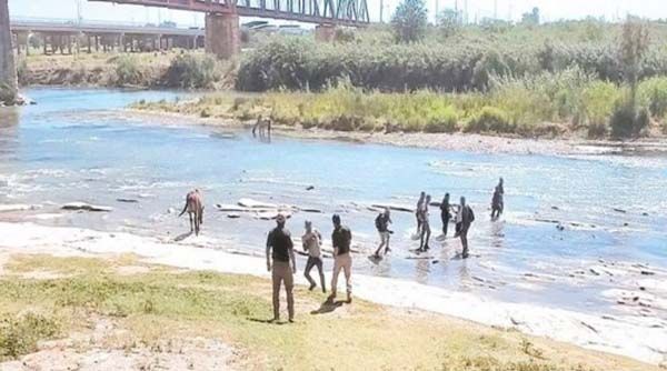Migrante golpea a elemento del INM