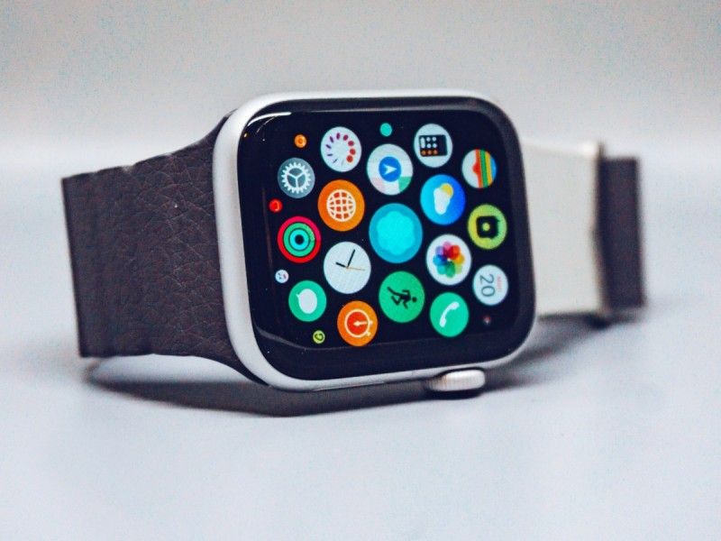 Apple planea integrar una cámara en su reloj inteligente
