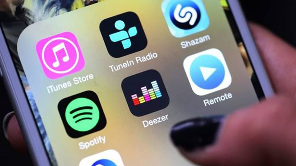¿Quieres saber cómo se llama una canción que está sonando? Así puedes hacerlo con tu Android o iPhone