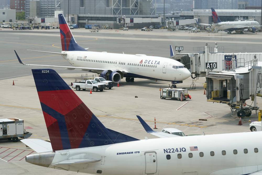 ¿Nuevos aeropuertos en EU? No, dedican millones a mejorarlos