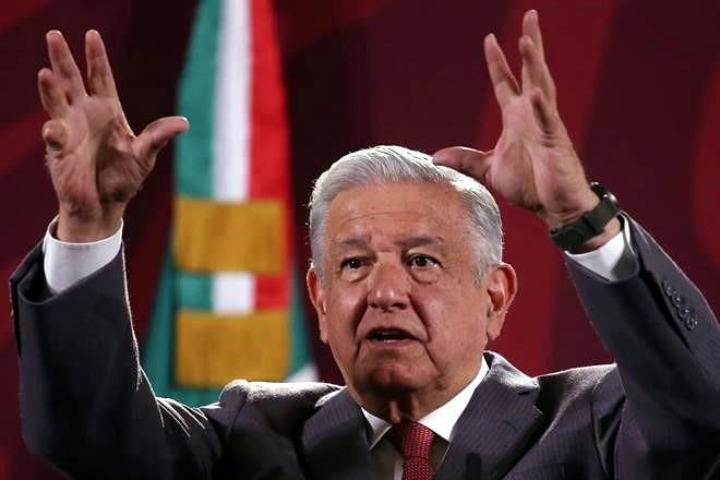 Ataca AMLO a jueces contrarios a sus proyectos y estrategias