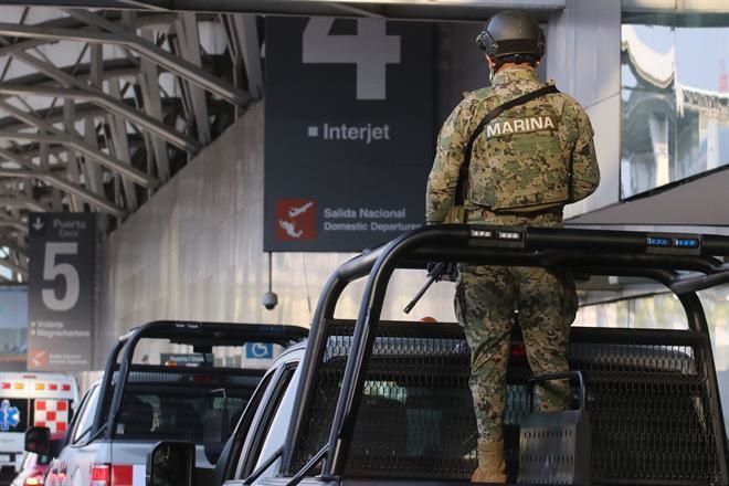 Alistan cambio en AICM; darán control a la Marina