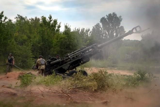 Armas enviadas a Ucrania terminan en mercado negro.- Rusia