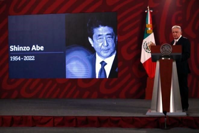 Da AMLO pésame por asesinato de Shinzo Abe