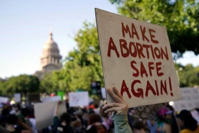 Toma Biden acciones para proteger acceso al aborto; urge ley