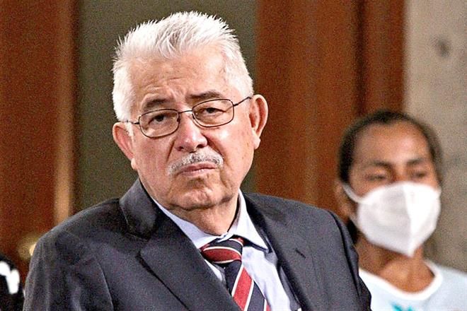 Opacan documentos de oficina de AMLO