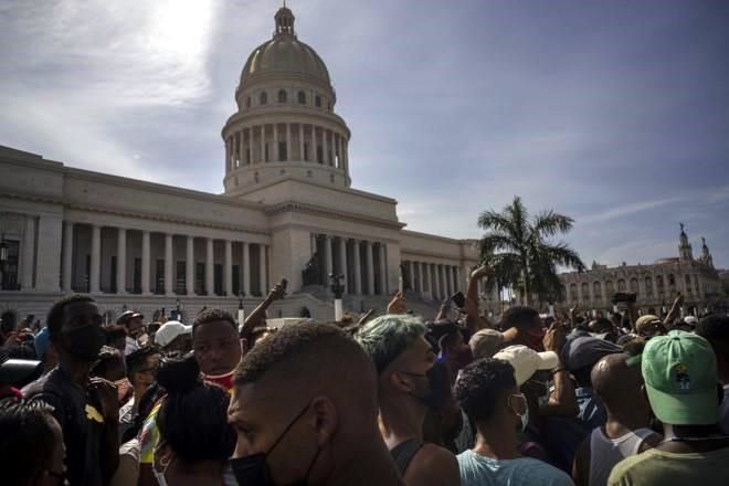 Prisión o exilio, la opción para cubanos tras las protestas