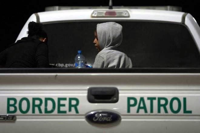 Van republicanos, otra vez, a la frontera con México