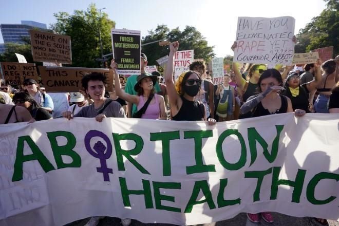 Impugna Texas orden para realizar abortos de emergencia