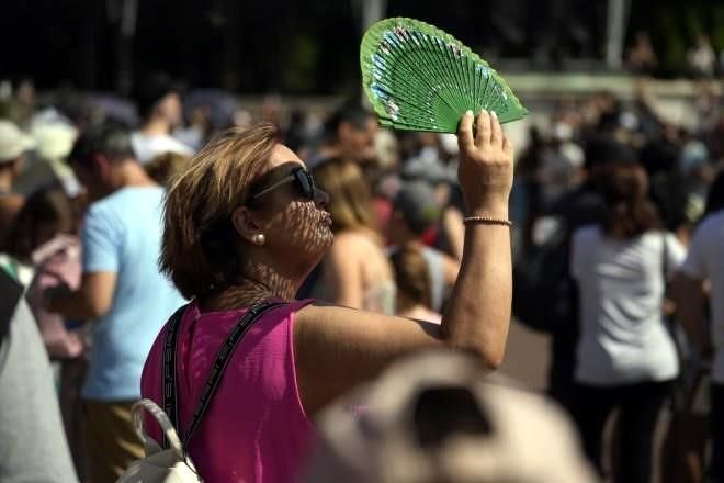 Encara GB temperatura récord; declara alerta roja