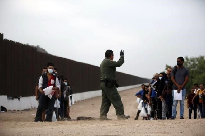 Superan mexicanos a centroamericanos en cruces ilegales a EU