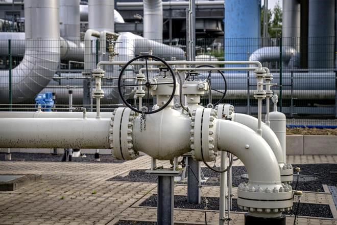 Pide UE reducir 15% uso de gas tras advertencia de Putin