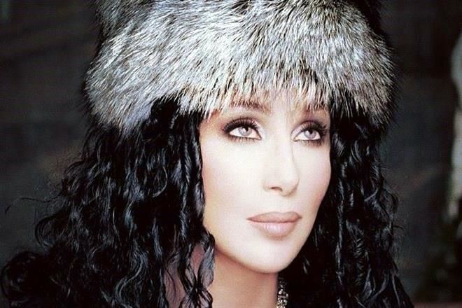 Cher asegura que tuvo 3 abortos; critica revocación de ley