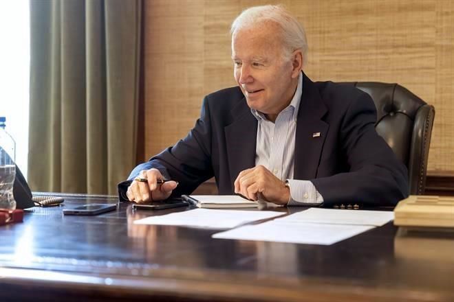 Funciona a Biden tratamiento de Pfizer, afirma médico