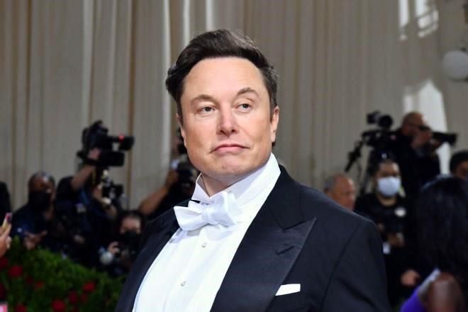 Tuvo Musk romance con esposa del cofundador de Google.- WSJ