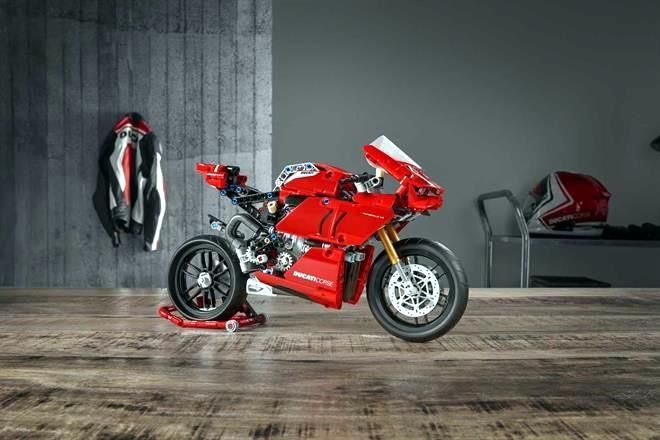 Ducati Panigale V4 R: Adrenalina en bloques
