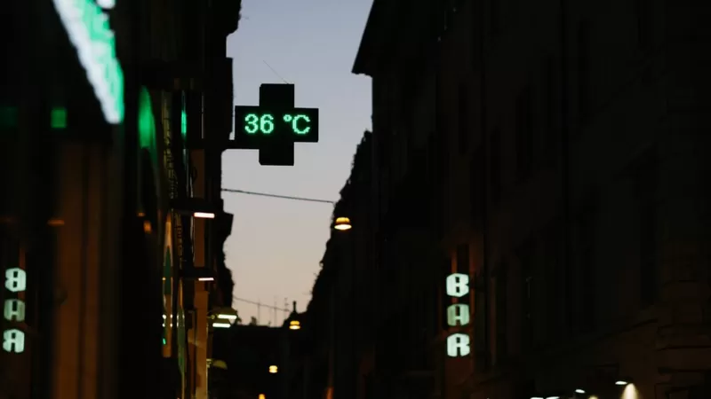 Un calcetín con arroz frío y otras 6 recomendaciones para poder dormir durante una ola de calor