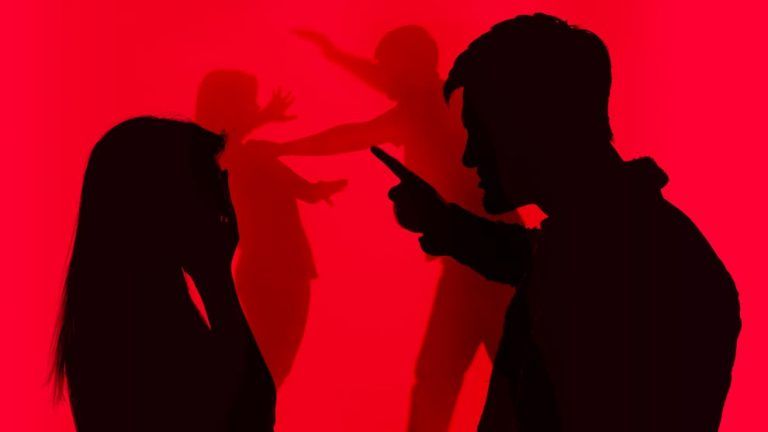 ¿Cuáles son las ‘red flags’ en una relación?