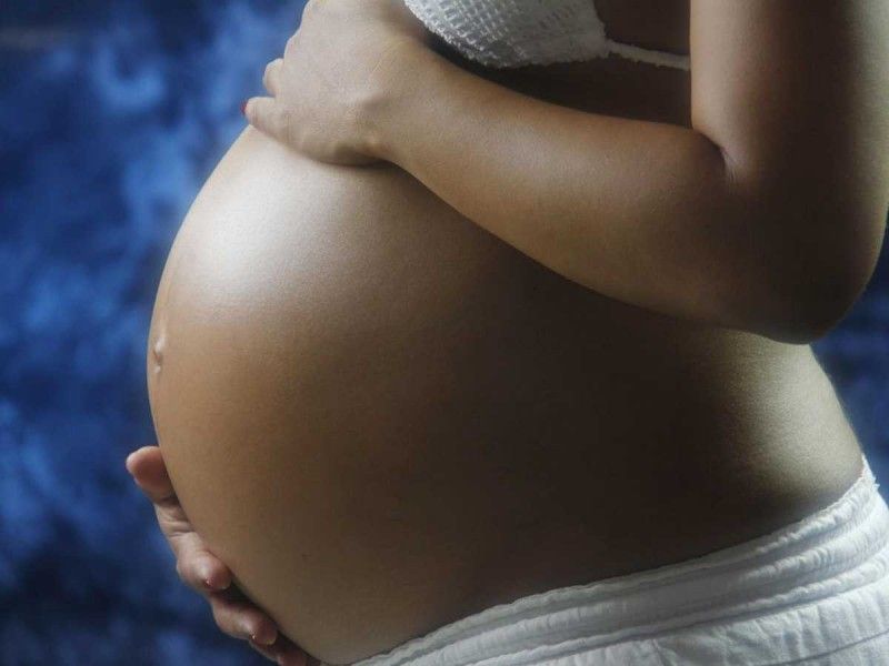 No sabía que estaba embarazada y da a luz en una letrina; la condenan a 50 años de cárcel