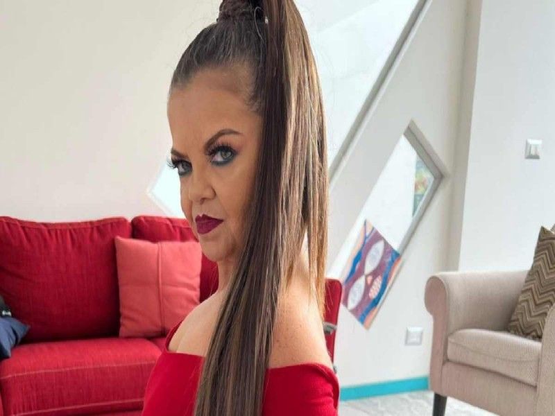 Acusan a la ‘millonaria de Facebook’ de ladrona y homofóbica; aquí te contamos qué pasó