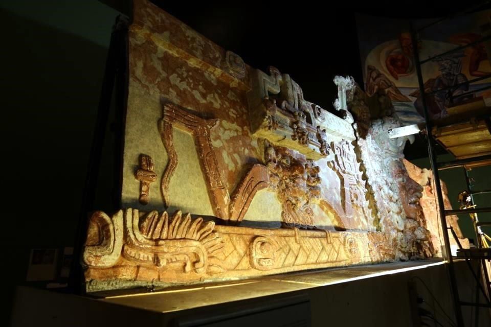 La travesía de un friso maya saqueado en el 68