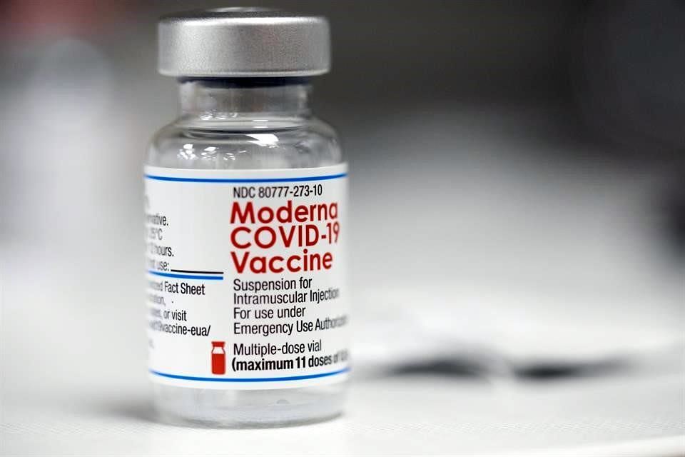 Pacta EU 66 millones de dosis de Moderna contra Ómicron