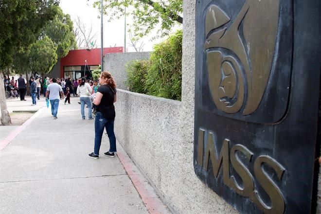Amputan, por negligencia, las piernas a una joven en IMSS