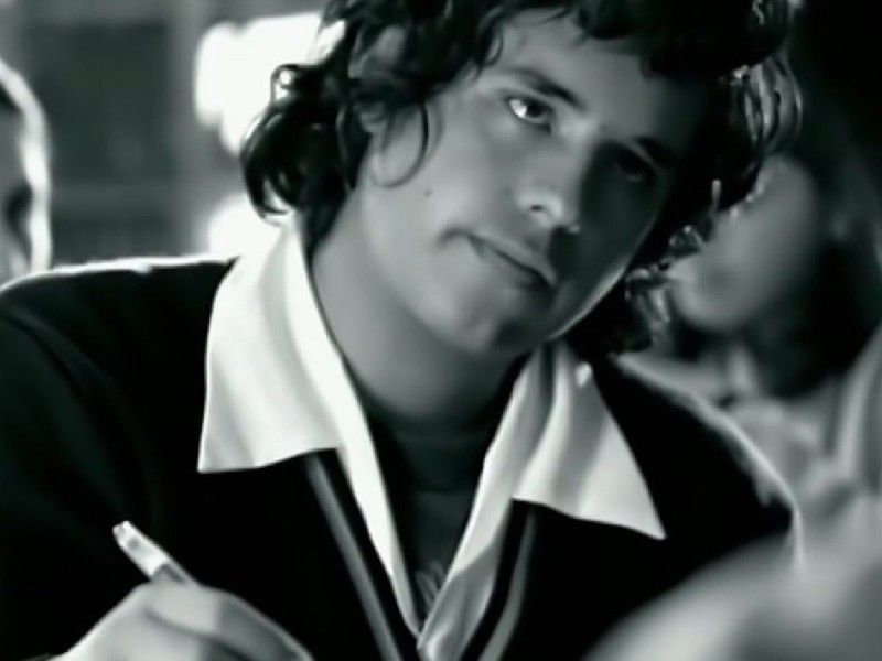 Cómo han pasado los años… Así luce el protagonista de ‘Eres’ de Café Tacuba 18 años después