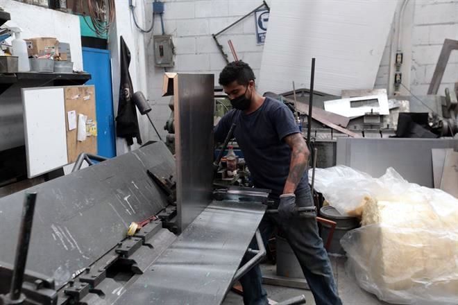 Baja 87% subcontratación en manufactureras