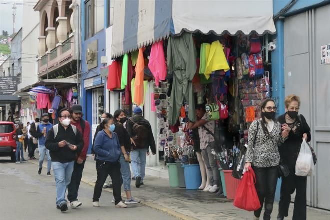 Economía se contrae en mayo afectada por sector servicios