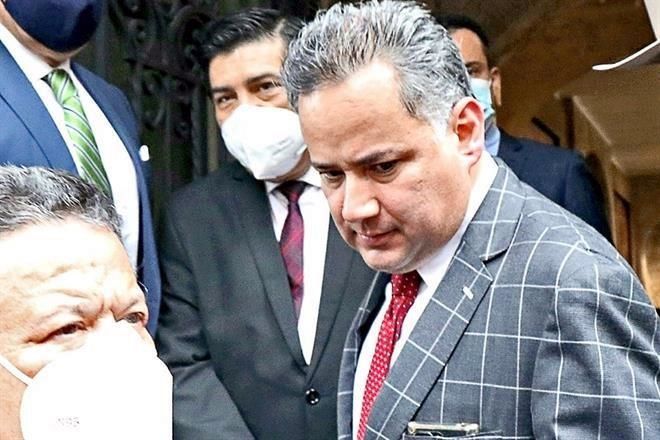 Ordenan a Fiscalía interrogar a Santiago Nieto
