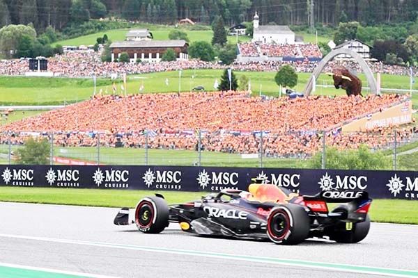 Advirtieron a Checo Pérez sobre curva en pista de Austria