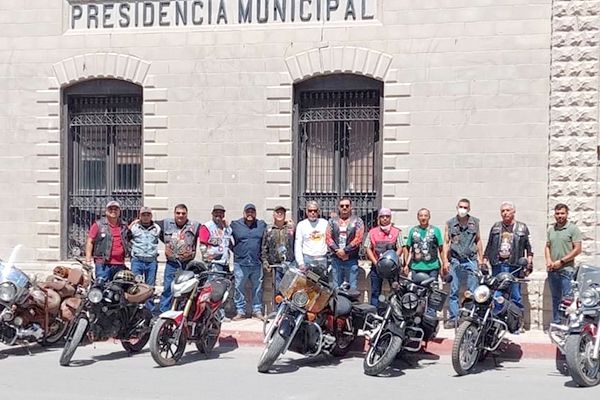 Presentes en Feria de SB equipos de motociclistas