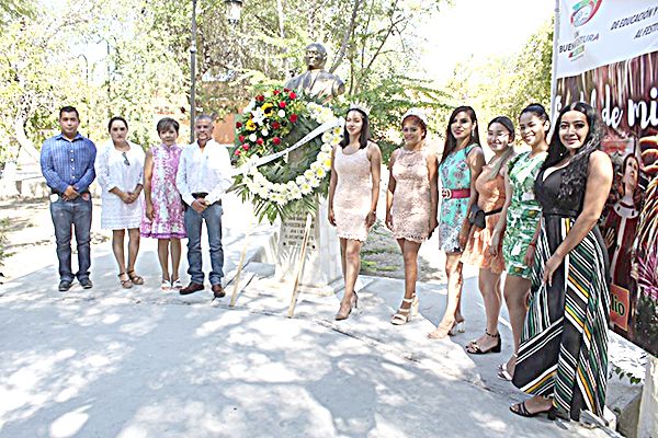 Rinden homenaje a fundador de la feria