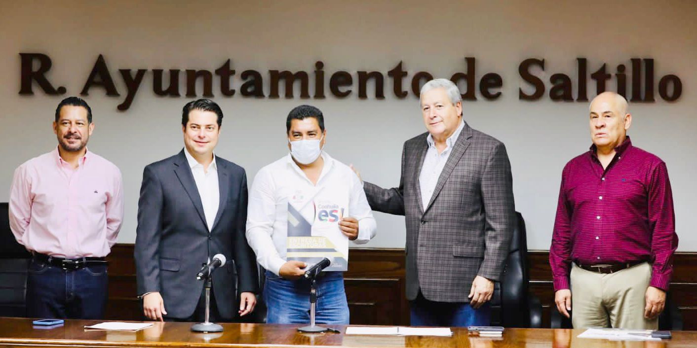 Entrega escrituras Alcalde de Saltillo