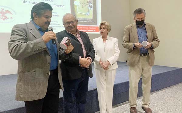 Presentan libro 100 años de la Sociedad Mutualista