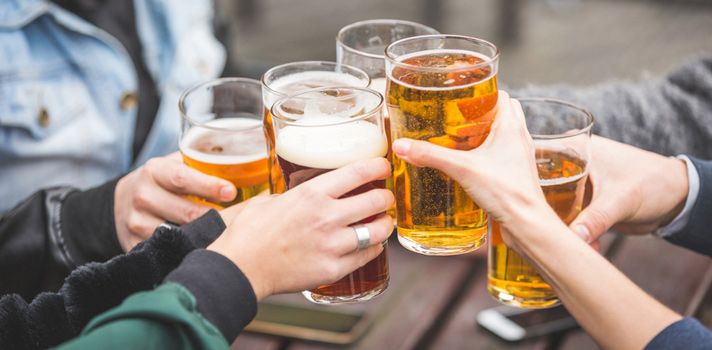 Ninguna cantidad de alcohol es buena para tu salud si tienes menos de 40 años, advierte estudio