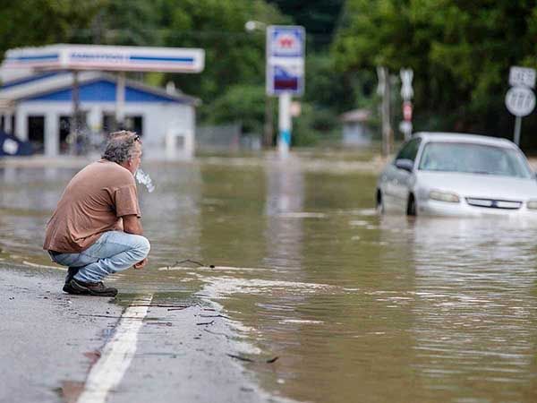 Terribles inundaciones en Kentucky dejan al menos 8 muertos