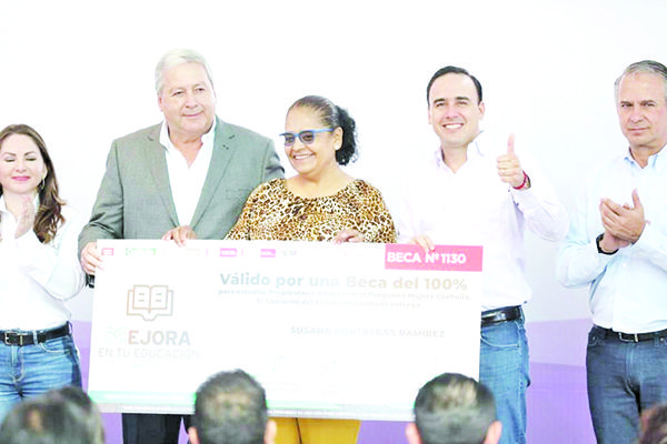 Becan a mujeres para estudiar Preparatoria