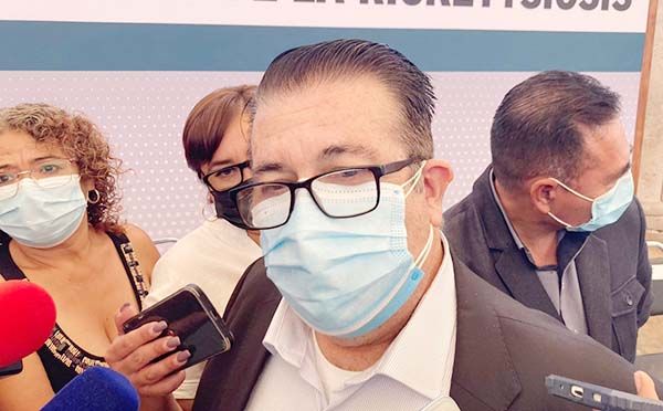 Desaíran vacantes para médicos especialistas