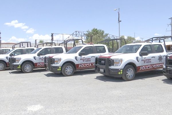 Entrega RP 10 patrullas para Seguridad Pública