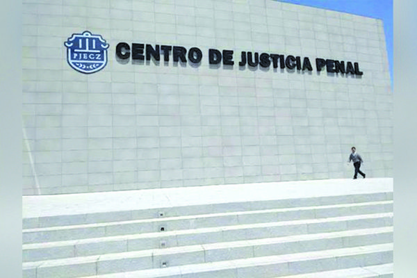 Ante el juez por exhibir ‘nudes’ de su exesposo